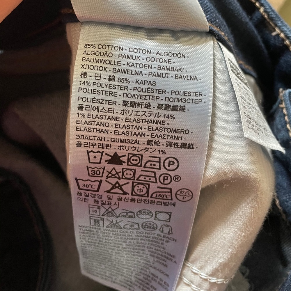 Levi’s Bold Curve Mid Rise Boot Cut Jeans - Picture 4 of 4